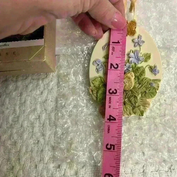 Hallmark 1995 Violets and Butterflies ornament - Picture 4 of 8